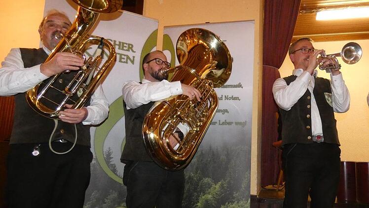 Stimmung machten die Urlesbacher Musikanten aus Aidhausen.