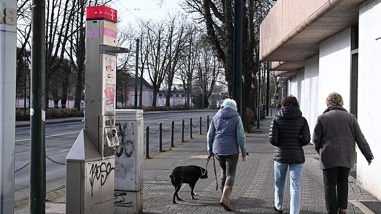 Kaputte Telefonzelle