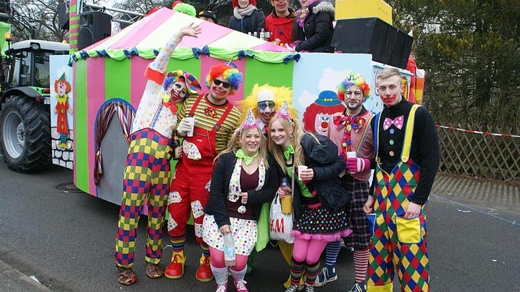 Farbenfroh und bestens gelaunt: die Clowns aus Kirchaich Foto: Sabine Weinbeer