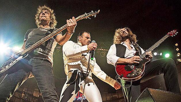 Steht da nicht Freddy Mercury auf der B&uuml;hne? Es ist Leads&auml;nger Sonny Ensabella, der mit der Band QueenMania den monumentalen Queen-Sound in Perfektion zur&uuml;ck auf die B&uuml;hne bringt &ndash; in Neustadt am 15. Oktober.