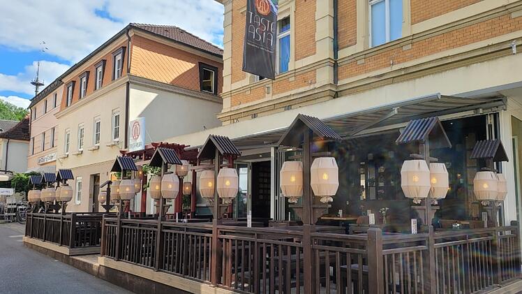 Das Taste of Asia verf&uuml;gt sowohl &uuml;ber einen gro&szlig;en Innenbereich, als auch &uuml;ber einen Au&szlig;enbereich.