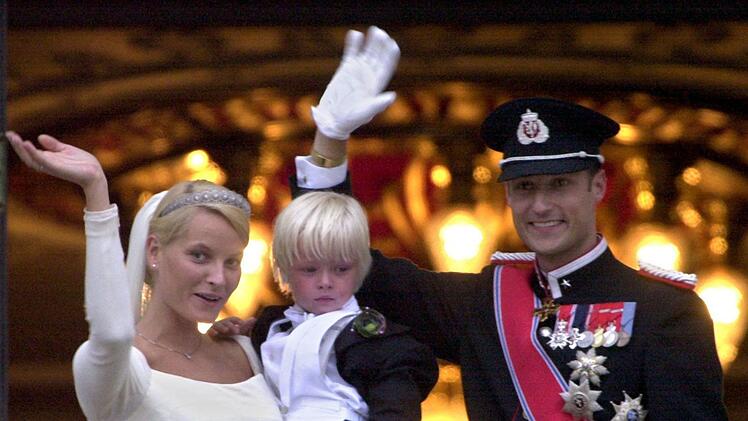Kronprinz Haakon und Kronprinzessin Mette-Marit mit Marius