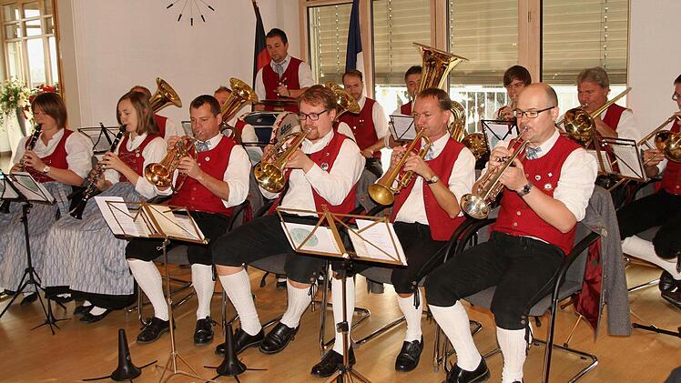 Das Blasorchester Sand, das auch schon bei der Begegnung in Sand auftrat.