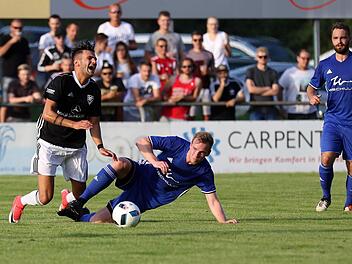 Hier stehen sich die Mannschaften des VfL Frohnlach und des TSV Sonnefeld noch als Gegner gegenüber. Jetzt streben die beiden Vereine eine Fusion an. Foto: Timo Geldner/Archiv