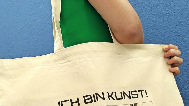 Der Erlös aus dem „Kulturbeutel“ kommt freischaffenden Künstlerinnen und Künstlern aus dem Landkreis zugute.