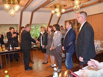 Vereidigung und Amtseinführung neuer Gemeinderäte. Von links Bürgermeister Herbert Schneider, Steffi Treusch, Christina Härtlein, Kerstin Schmidt- Müller, Thomas Friedlein, Heiko Meusel. Foto: Karl-Heinz Hofmann