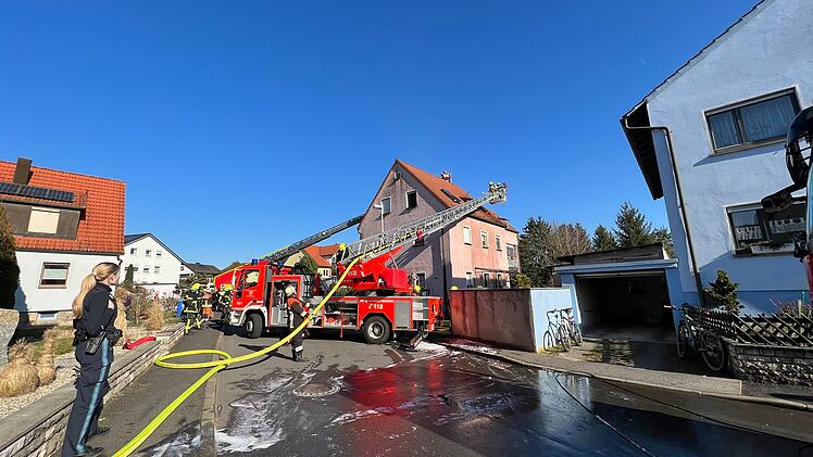 Feuer in Mehrfamilienhaus ausgebrochen