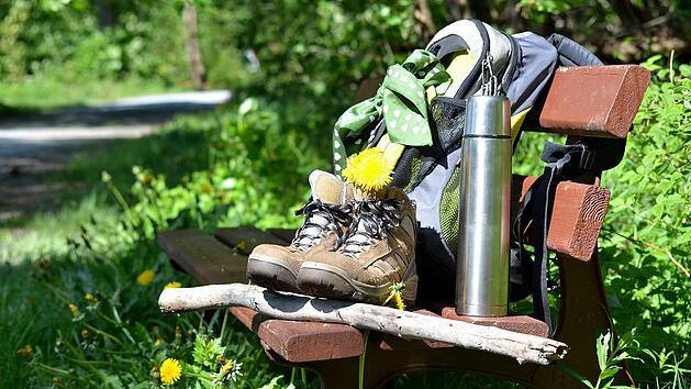 Wanderschuhe Pause Bank