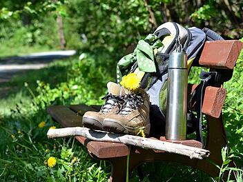 Wanderschuhe Pause Bank