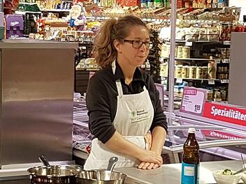 Kochen mit regionalen Produkten präsentierte für die Landfrauen der Region Michaela von der Linden. Andreas Lomb