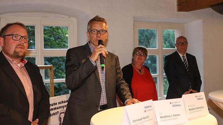 "Wir müssen nicht in zwei Jahren gleich mit 1000 Studenten rechnen, sondern wir fangen mit 50 an und steigern langsam", sagt der designierte Instituts-Chef Stephan Clemens. Foto: Barbara Herbst