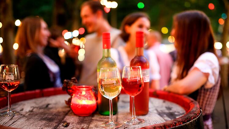 Volkach: Weinfest-Express, Mainschleifen-Shuttle und -Bahn - so kommt ihr "guten Gewissens" zum Weinfest