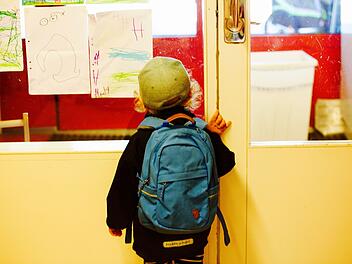 Redwitz: Schule warnt - Kind von Fremdem angesprochen? Polizei mit Einschätzung