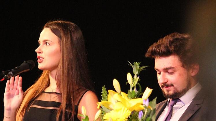 Christin Schley und Erik Simon bei der Abiturrede