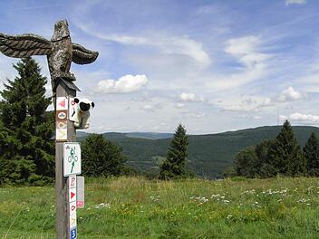 Die Route führt um den Feuerberg herum. Foto: Joachim Rübel