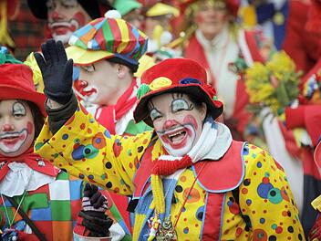 Alljährlicher Anziehungspunkt für Feierwütige aus der ganzen Welt: der Karneval in Köln.  Foto: dpa