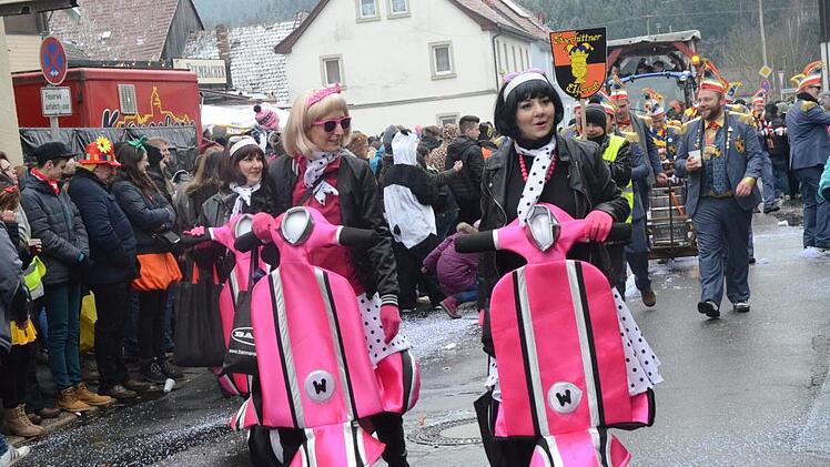 Fast tausend Teilnehmer mit Gruppen und Motivwagen waren in Rothenkirchen dabei.Karl-Heinz Hofmann