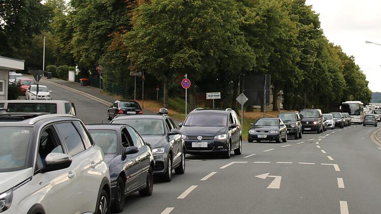 So sah es Ende vergangener Woche aus.  Vor der  Schauer-Kreuzung gab es einen Riesenstau. Foto: Alexander Hartmann