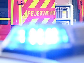 Schweinfurt: Balkon steht in Flammen - Bewohner werden verletzt