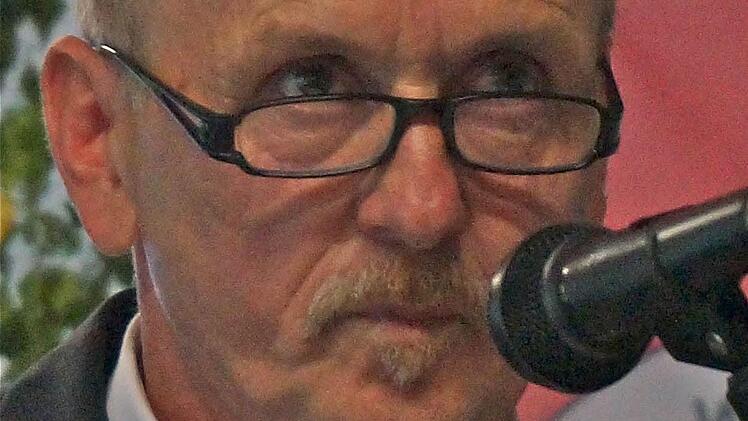 Peter Koch, Vorsitzender der Spielvereinigung von Wartmannsroth und Völkersleier, leitete den Kommersabend.