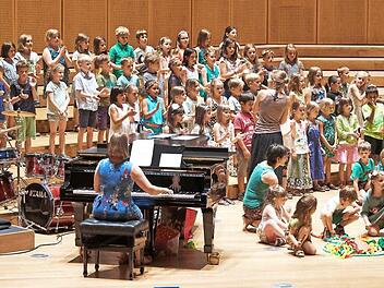 Auch die Kleinen der Städtischen Musikschule werden auf großer Bühne am Sonntag ihr Bestes geben. Foto: p