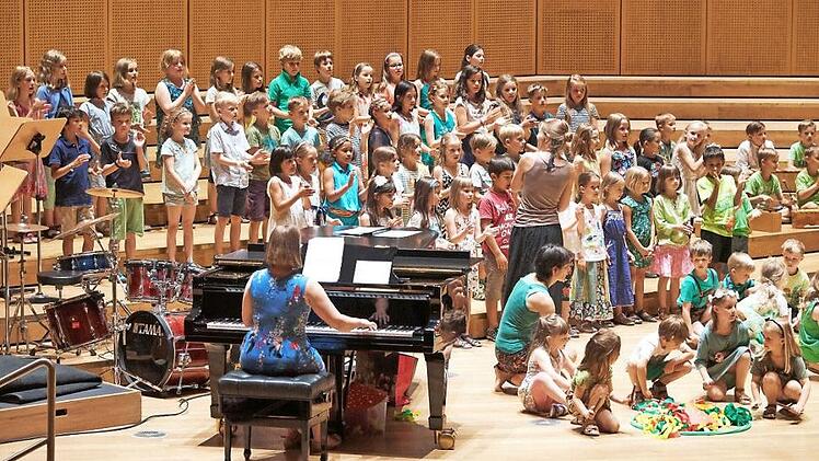 Auch die Kleinen der Städtischen Musikschule werden auf großer Bühne am Sonntag ihr Bestes geben. Foto: p
