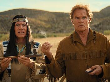 Abahachi (Michael Bully Herbig, links) und Ranger (Christian Tramitz) geraten mal wieder in Schwierigkeiten.