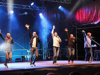 Die "Wise Guys" Björn Sterzenbach, Eddi Hüneke, Marc Sahr, Nils Olfert und " Daniel Dickopf (von links) machten den Fans das schönste Kompliment: "Es war eine schöne Zeit." Foto: Sonny Adam