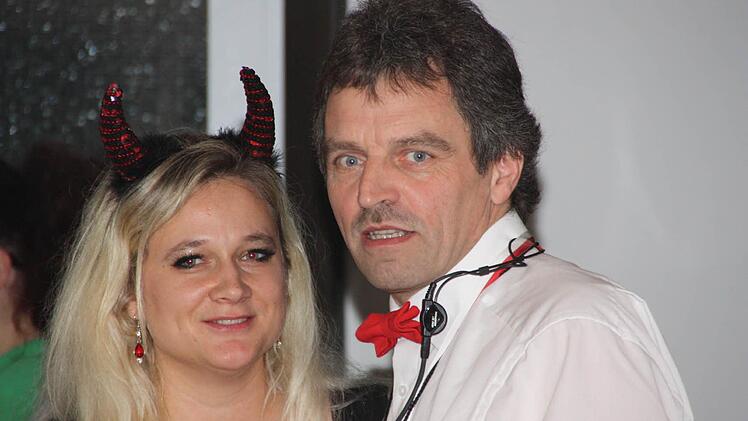 Präsident Hemut Schlembach mit einer Besucherin