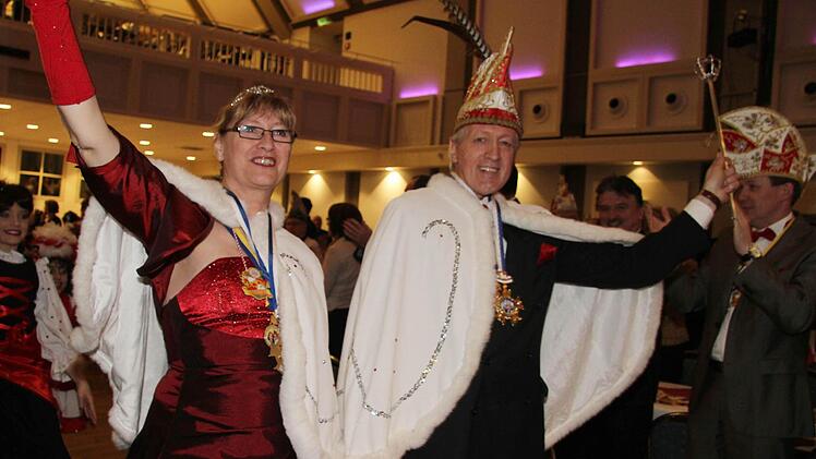 Das Prinzenpaar Hans und Barbara Beyer hätte es sich nicht träumen lassen, dass es als letztes Prinzenpaar in die Geschichte des Kulmbacher Faschings-Komitees eingehen wird. Foto: Sonja Adam
