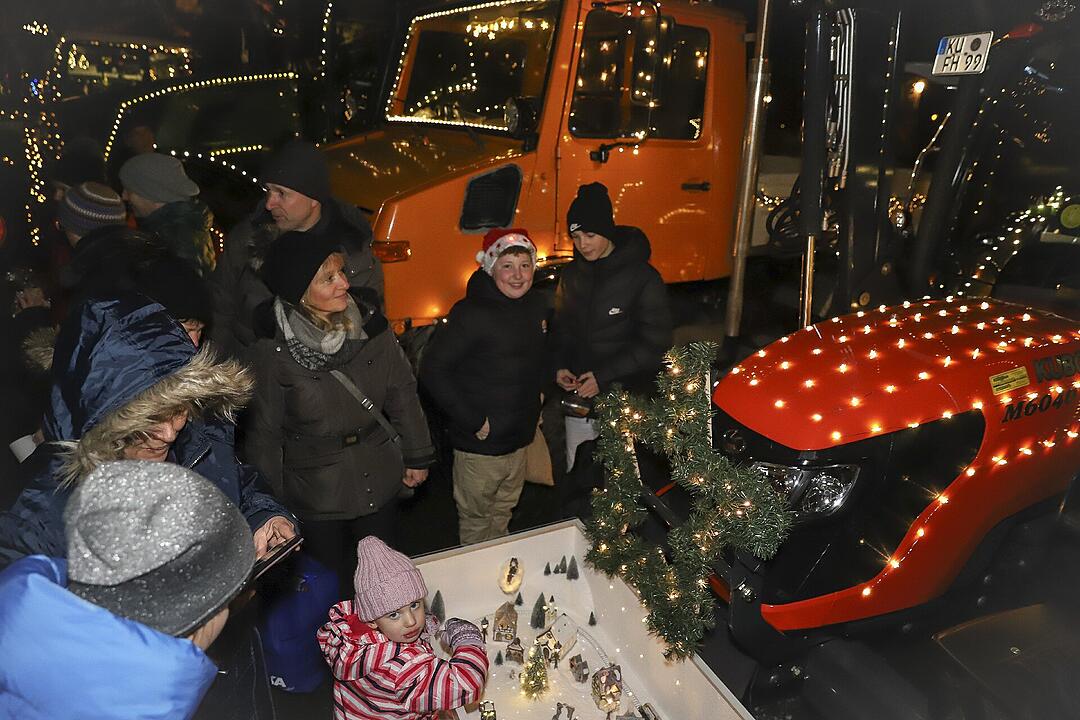 In Kulmbach durfte die beliebte Lichterfahrt der Traktoren stattfinden.