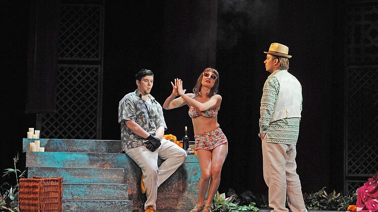 Szene aus Léo Delibes "Lakmé" am Landestheater CoburgFoto: Andrea Kremper