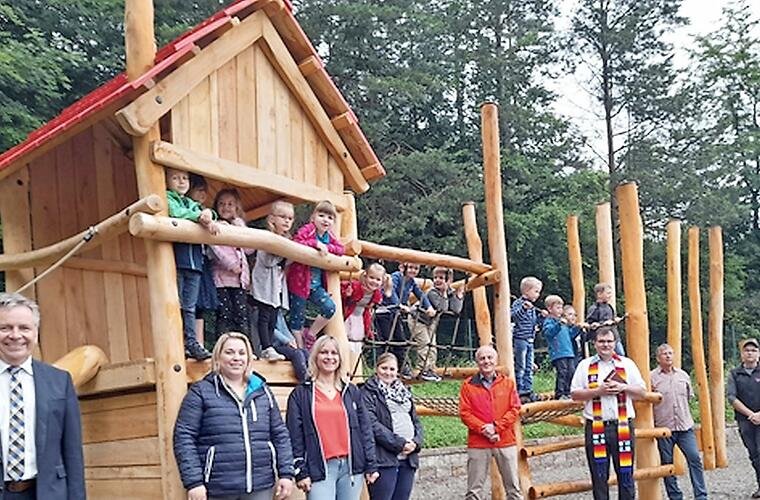 Neue Spielgeräte für den Außenbereich - Vimarsana News
