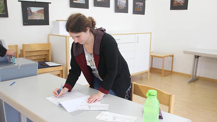 Yvonne Sturmat war Wahlhelferin im Wahllokal an der evangelischen Kirche. Foto: Heike Beudert