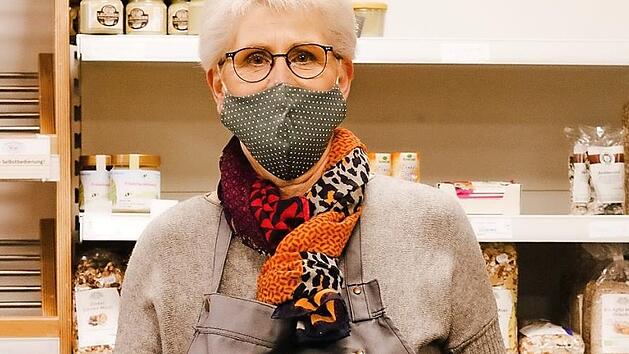 Marktleiterin Gundula Heymann freut sich &uuml;ber rege Beteiligung an der Aktion. Foto: Vera Schaller