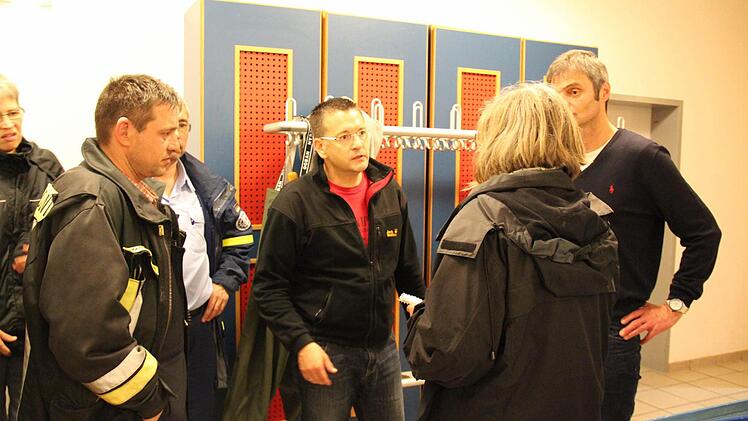 Krisengespräch nachts in der Laufer Mühle. Foto: Johanna Blum