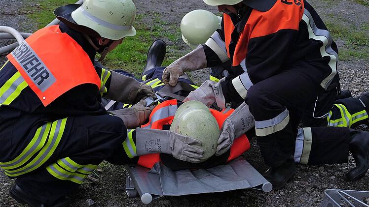 Eindrücke von der Feuerwehrübung in Sulzthal. Foto: Gerd Schaar
