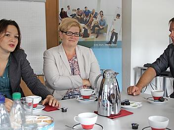 Doris Aschenbrenner (SPD), MdB Anette Kramme (SPD) und Frank Ebert (von links) sprachen über Themen wie Demografie und Digitalisierung.  Foto: Franziska Rieger