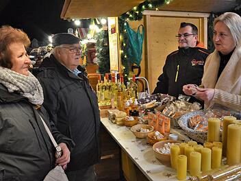 Trotz m&auml;&szlig;igem Umsatz will die Imkerei Hugel n&auml;chstes Jahr wieder zur Kronacher Weihnacht kommen. Foto: Sandra Hackenberg