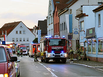 Miltenberg: Hausbewohner (65) bei Brand in Innenstadt verletzt - Rettungshubschrauber im Einsatz