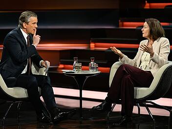 ZDF-Moderator Markus Lanz debattierte mit SPD-Politikerin Katarina Barley &uuml;ber m&ouml;gliche Kriegsverbrechen Russlands in der Ukraine.
