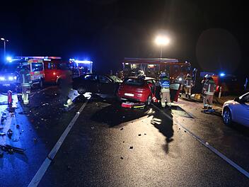 Verkehrsunfall auf B289: Fahrerin (29) übersieht Gegenverkehr