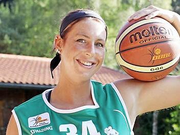 Lyndi Thormann gab beim Testspielsieg gegen Bad Aibling ihr Debüt im Trikot der DJK-Damen. Foto: pr