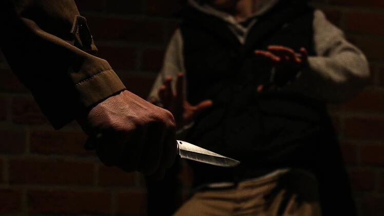 Mit einem Messer bedrohte ein 13-Jähriger am Freitag nahe des Nürnberger Volksfest einen anderen Jugendlichen. Symbolfoto: Christopher Schulz