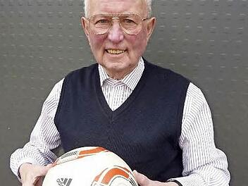Herbert Kalb, der am Montag, 27. April, 85 Jahre alt wird, hat Fußballgeschichte im Kreis Kronach geschrieben.  Foto: Gerd Fleischmann