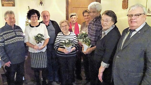 Ehrungen beim VdK Danndorf/Schimmendorf; im Bild (von links): Gerd Hans Oehrlein, Carmen Sesselmann, Erwin Vogel, Irmgard Helgerth, Renate Hoffmann, Sieglinde Rauh, Werner Ziebis, Rosemarie Müller und Walter Herrmann  Foto: privat