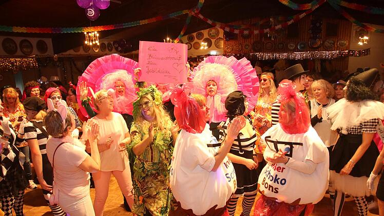 Weiberfasching des TV 48 Coburg Foto: Michael Stelzner