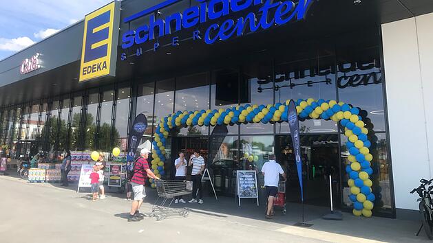 Bayreuth: Edeka hat "Super-Center" eröffnet - neue Mega-Filiale bietet Hofladen und 40.000 Produkte
