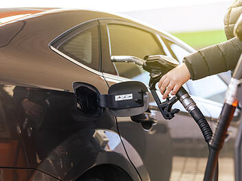 CO₂-Steuer steigt: So verändern sich die Preise für Diesel und Benzin