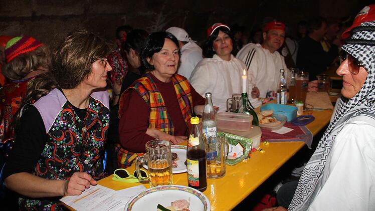 Prächtige Stimmung beim Kaulhaaz'n-Fieber am Samstagabend im Weismainer Rathauskeller.
